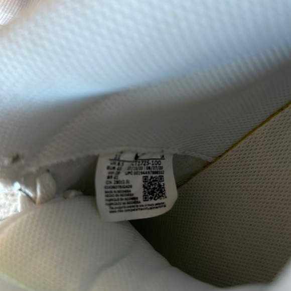 Nike Women’s Court Royale 2 Mid Shoes - Picture 4 of 4